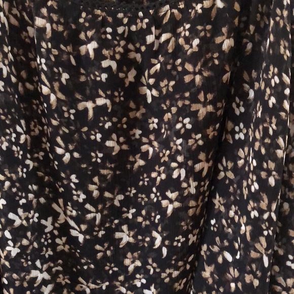 Cold shoulder top - Picture 2 of 4